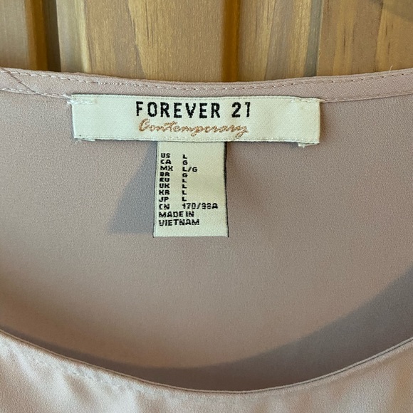 Forever 21 Contemporary Peplum Top - Picture 2 of 2